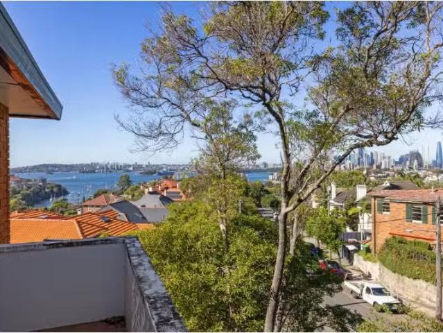 Just in! 2 BR 11/61 Wycombe Road, Neutral Bay Apartment for re.