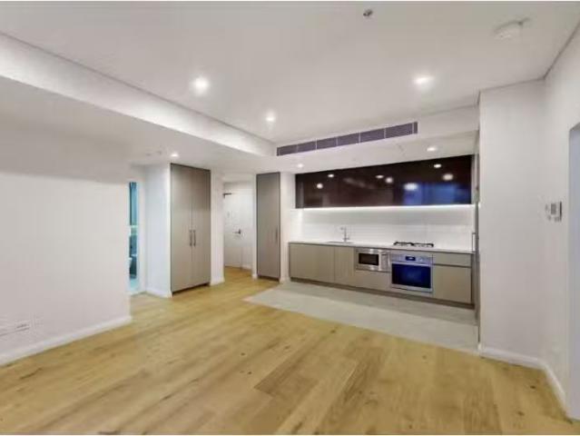 Charming 2 BR 118/29 Ashford Avenue, Castle Hill Apartment for.