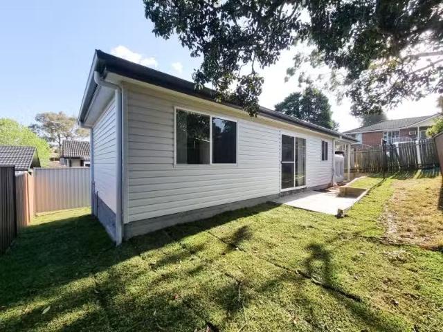 Cozy 2 BR 11a Poplar Crescent, BRADBURY House for rent Listed.