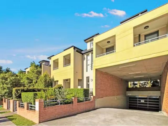 Cheap 2 BR 12/517 521 Wentworth Avenue, Toongabbie Townhouse f.
