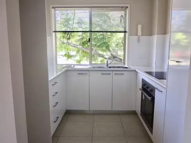 Cheap 2 BR 12/62 66 Sarawak Avenue, Palm Beach, QLD 4221