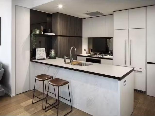 Charming 2 BR 1301/9 Christie Street, South Brisbane Apartment.