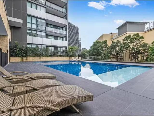 Cozy 2 BR 13/9 Gay Street, CASTLE HILL Apartment for rent Lis.