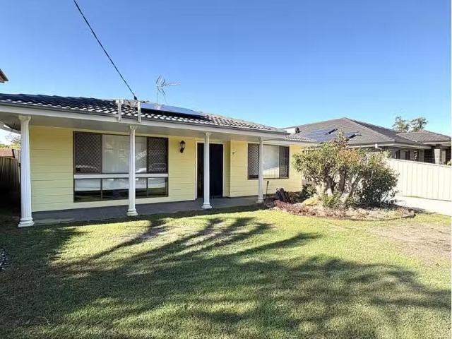 Unique 2 BR 17 Elizabeth Avenue, LEMON TREE PASSAGE House for.