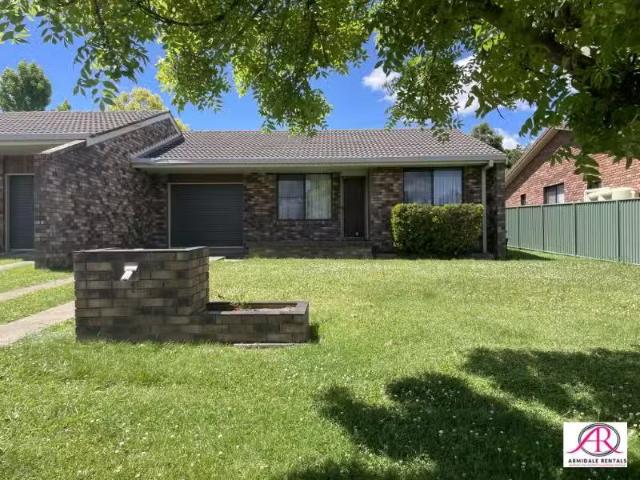New 2 BR 1/43 Murray Ave, Armidale Apartment for rent Listed.