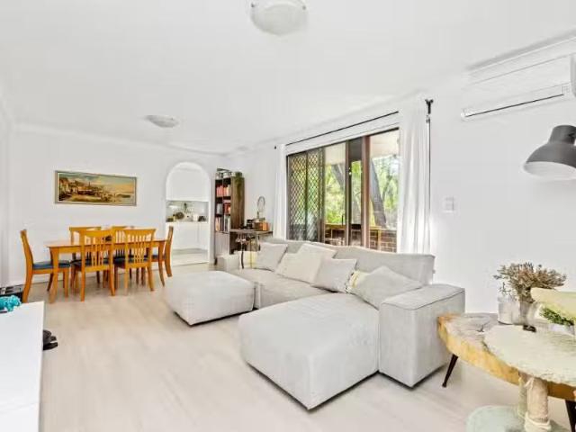 Nice 2 BR 14/7 9 Tupper Street, ENMORE Apartment for rent Lis.