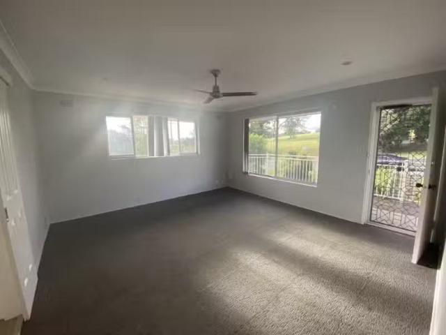 Cheap 2 BR 1/47 Sturt Street, CAMPBELLTOWN Apartment for rent.
