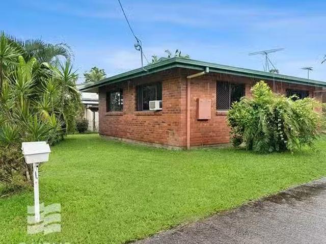 Cozy 2 BR 1/49 Mazlin Street, Edge Hill, QLD 4870