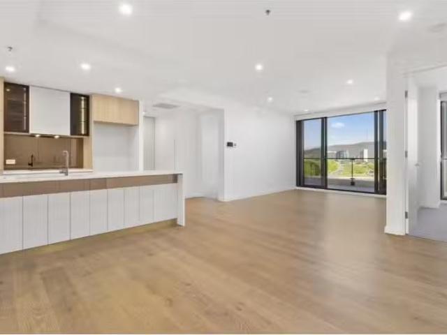 Nice 2 BR 163/44 Constitution Avenue, Parkes Apartment for ren.
