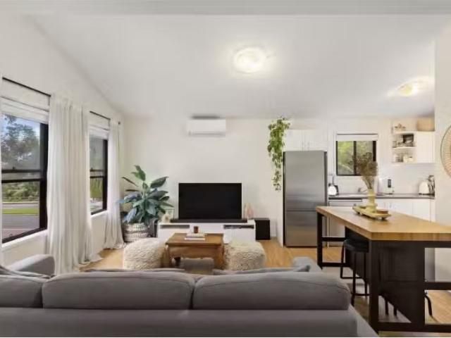 Rental! 2 BR 1645A Pittwater Road, Mona Vale Apartment for ren.