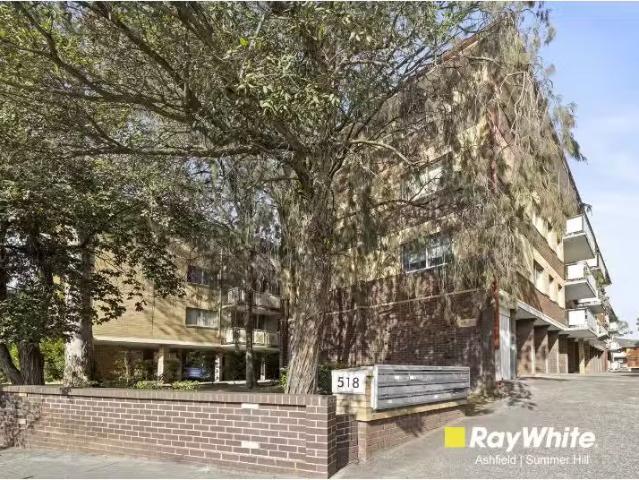 For Rent! 2 BR 17/518 New Canterbury Road, DULWICH HILL House.