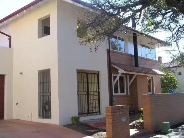 For Rent! 2 BR 1/78A Sydney Street, NEW FARM Townhouse for ren.