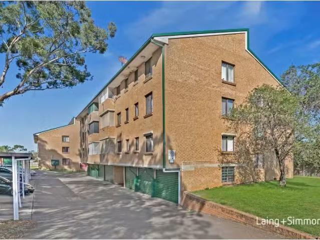 Cheap 2 BR 18/340 Woodstock Ave, Mount Druitt Apartment for re.