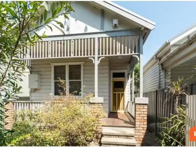 For Rent! 2 BR 192 Lawson Street, Hamilton House for rent Lis.