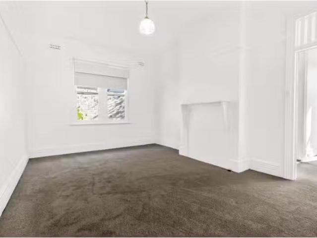 Deal! 2 BR 1/9 Morden Street, Cammeray Townhouse for rent Lis.