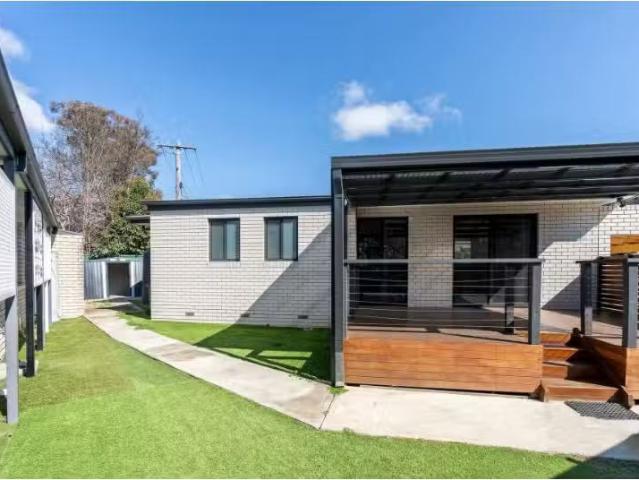 Cozy 2 BR 1 Tarana Street, Narrabundah House for rent Listed.
