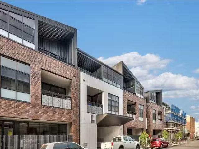 Unique 2 BR 205/19 Throsby Street, Wickham Apartment for rent.