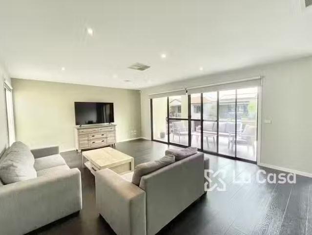 Just in! 2 BR 20 Winarlia Lane, Gungahlin, ACT 2912