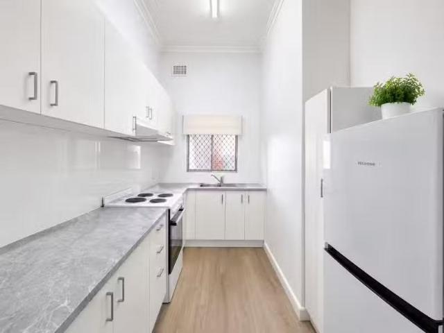 Cheap 2 BR 2/113 Balo Street, Moree Apartment for rent Listed.