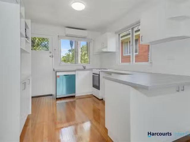 Charming 2 BR 2/12 Collings Street, Balmoral, QLD 4171