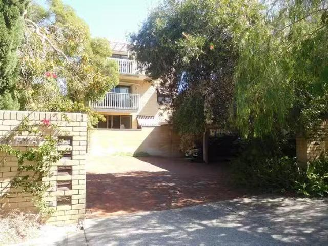 New 2 BR 2/133 Fairway, Crawley, WA 6009