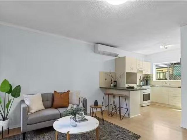 Charming 2 BR 2/16 Park Street, Glandore, SA 5037