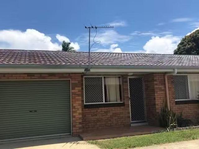 Nice 2 BR 2/18 Kennedy Street, South Mackay, QLD 4740