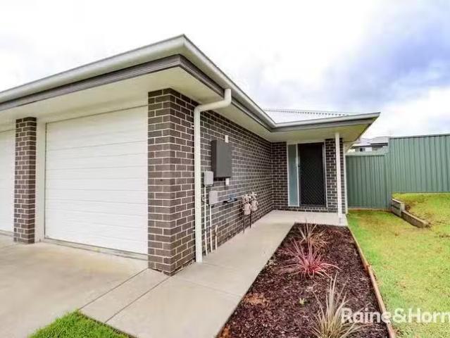 Rental! 2 BR 21A Bolton Street, Kelso, NSW 2795