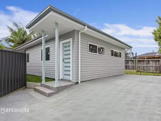 Nice 2 BR 21a Simpson Parade, Albion Park, NSW 2527 Unit for.