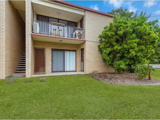 For Rent! 2 BR 2/20 Elfran Avenue, POTTSVILLE Townhouse for re.