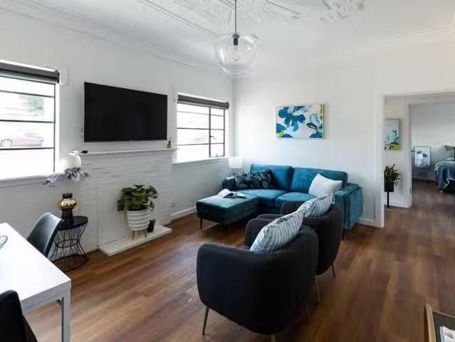 Unique 2 BR 221 Barnard Street, Bendigo, VIC 3550