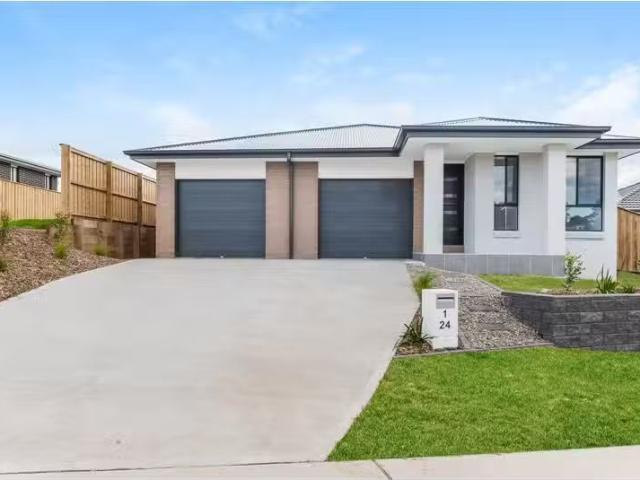 Nice 2 BR 2/24 Auburn Street, Gillieston Heights Townhouse for.