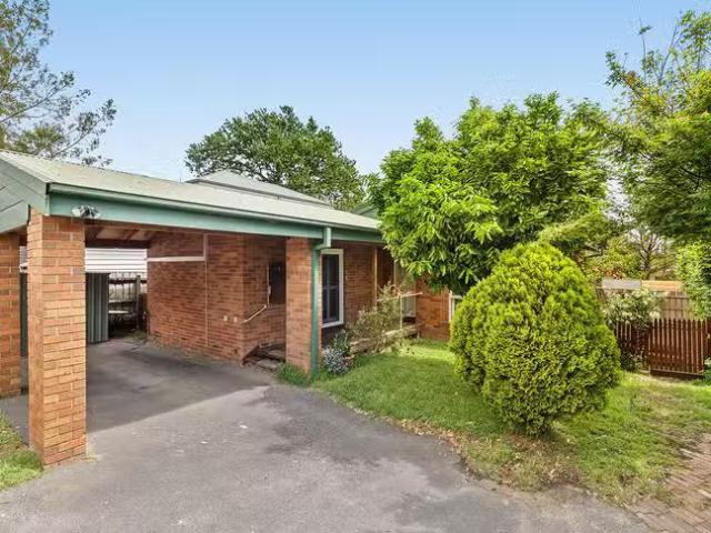 Rental! 2 BR 2/30 Maidstone Street, Ringwood, VIC 3134