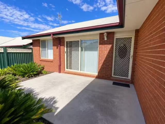 Just in! 2 BR 2/33 Boundary Road, Dubbo Apartment for rent Li.
