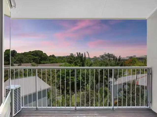 Rental! 2 BR 2/33 Murray Street, North Ward, QLD 4810