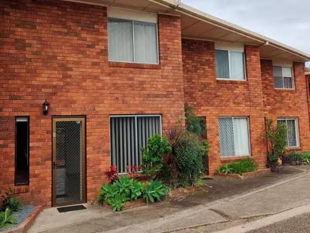 Cheap 2 BR 2/35 Grafton Street, COFFS HARBOUR Townhouse for re.