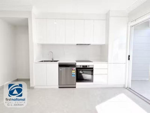 Charming 2 BR 2/38 Pacific Avenue, Ettalong Beach Apartment fo.