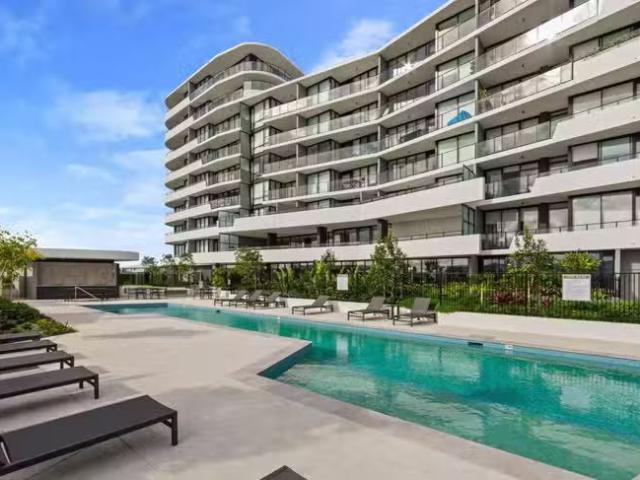 Just in! 2 BR 2409/1 Grant Avenue, Hope Island, QLD 4212 Apa.