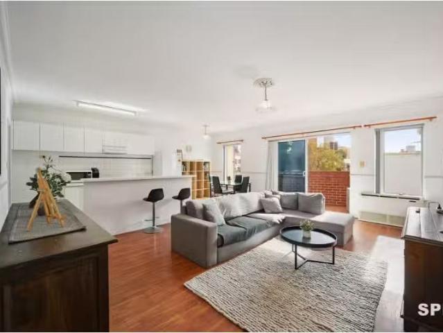 Cozy 2 BR 25/102 Goderich Street, East Perth Apartment for ren.