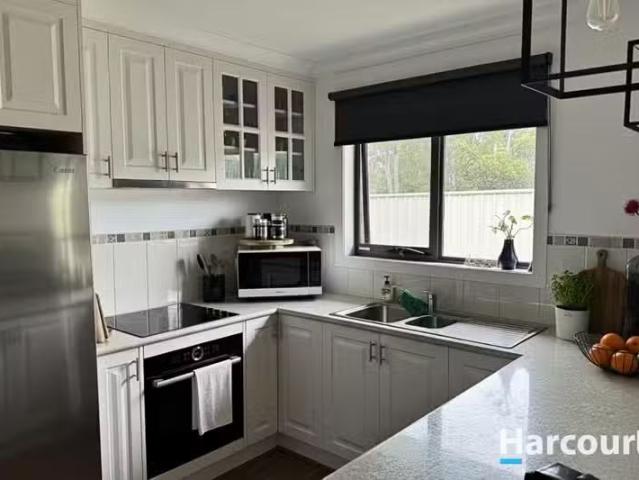 Cozy 2 BR 2/5 Harmony Close, SHEARWATER, TAS 7307 House for.