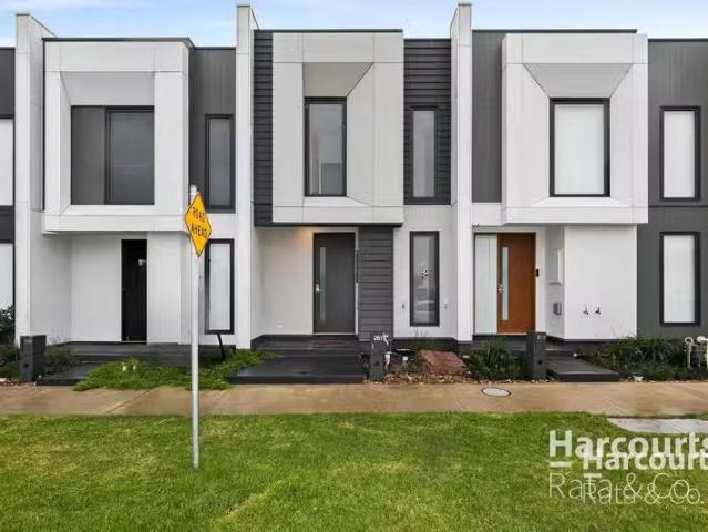 Nice 2 BR 261 Dwyer Street, Kalkallo, VIC 3064 Townhouse for.