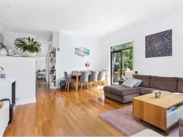 Unique 2 BR 2/62 64A Park Street, Narrabeen Apartment for rent.