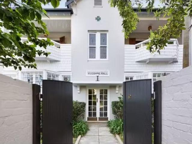 Deal! 2 BR 2/62 Wycombe Road, NEUTRAL BAY Apartment for rent.