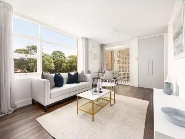 Unique 2 BR 2/71 Bradleys Head Road, MOSMAN Apartment for rent.