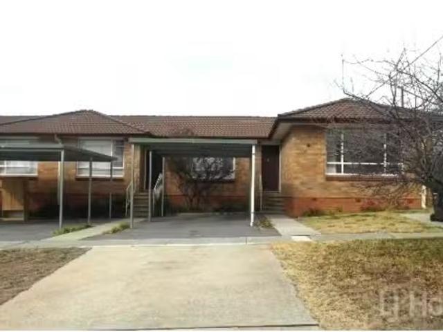 For Rent! 2 BR 2/76 Tharwa Road, Queanbeyan Apartment for rent.