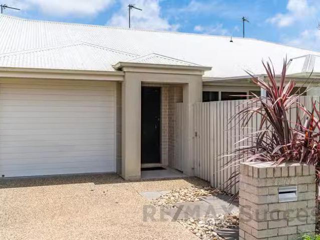 Rental! 2 BR 2/77 Platz Street, Darling Heights, QLD 4350