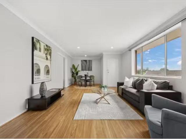 Just in! 2 BR 28 Mc Cann St, TORRENS House for rent Listed by.