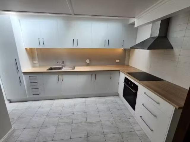 Nice 2 BR 29 Basin View Parade, BASIN VIEW Townhouse for rent.