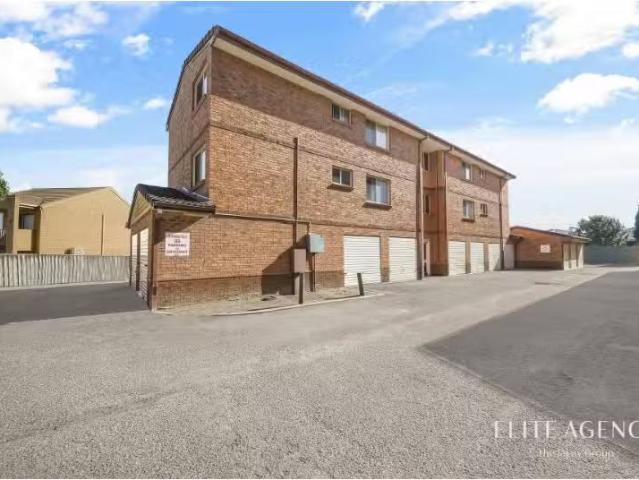 Cozy 2 BR 30/41 Morehead Avenue, Mount Druitt Apartment for re.