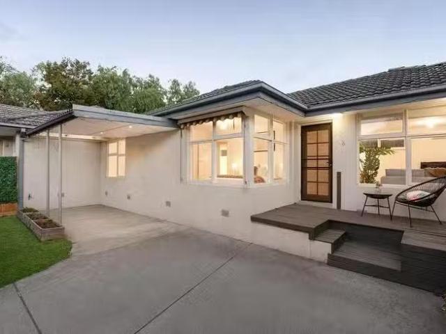 Cheap 2 BR 3/17A Esinteraction Road, Surrey Hills, VIC 3127